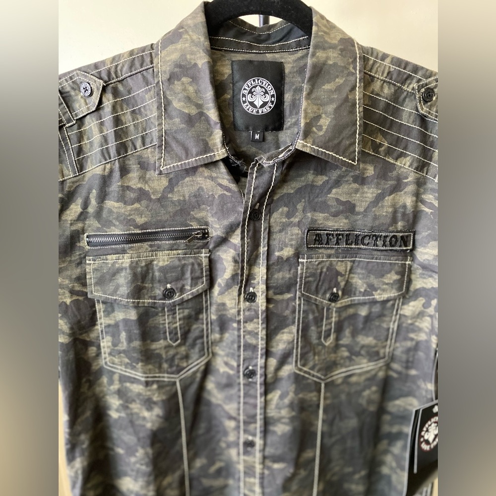 Affliction Men’s Short Sleeve Button Down - Picture 5 of 6